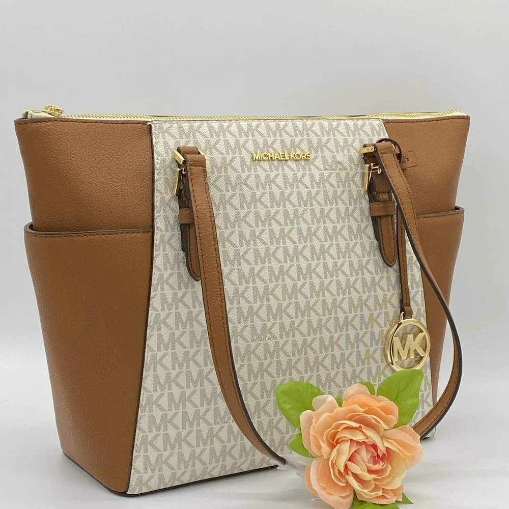 MICHAEL KORS CHARLOTTE LARGE TOP ZIP TOTE VANILLA